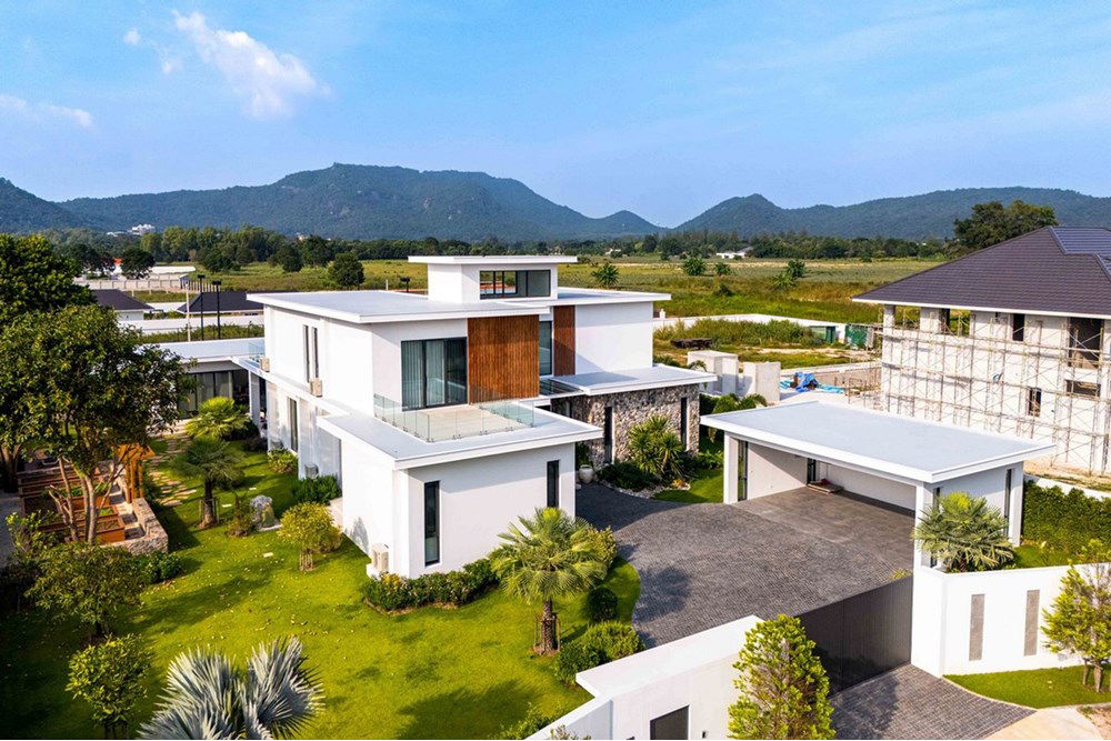 รูป [920601001-697] ขายวิลล่าหรูพร้อมสนามเทนนิส 4 ห้องนอน 4 ห้องน้ำ ในซอย 70 ของ huahin - รูปที่ 44/108