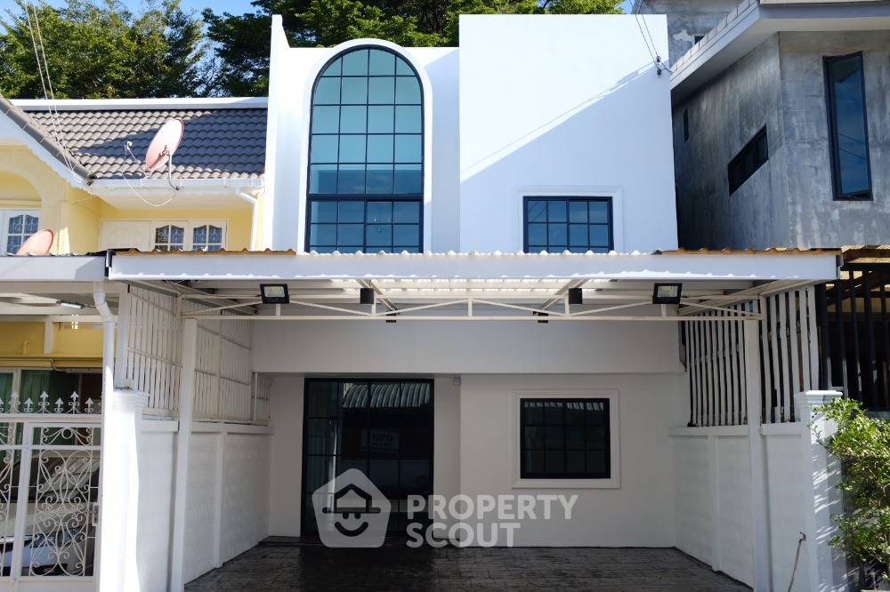 รูป บ้าน 2-ห้องนอน ใน นวลจันทร์ (ID 1594771) - รูปที่ 1/9