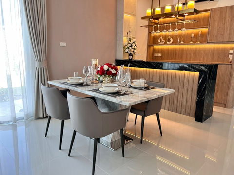 🏡✨ Modern Single Detached House with Private Garden