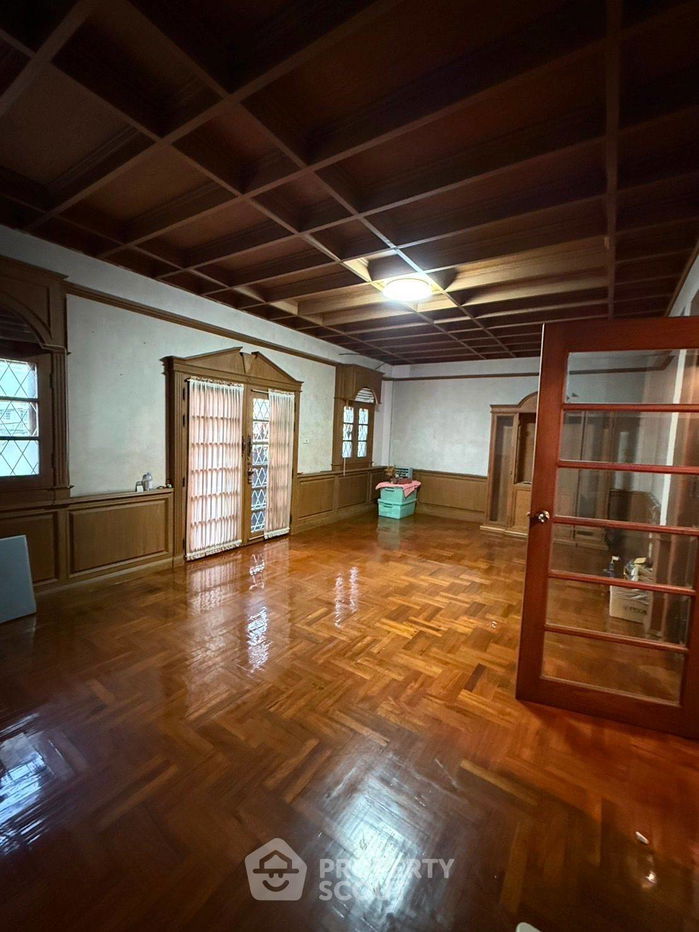 รูป ทาวน์เฮาท์ 7-ห้องนอน ใน บางโคล่ (ID 2104554) - รูปที่ 15/24