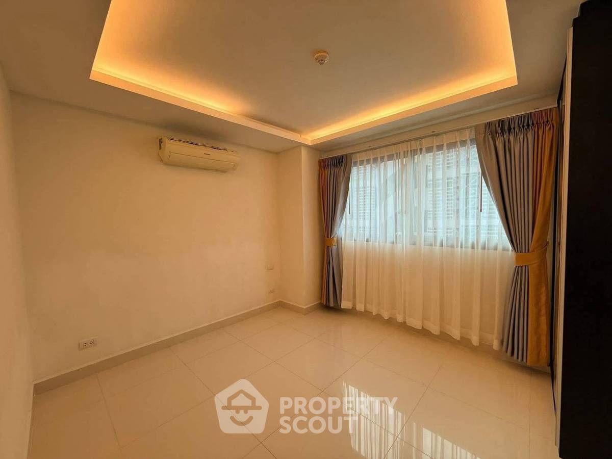 picture 2-BR Condo at Club Royal Condominiums close to Sanctuary of Truth (ID 2453468) - 7/16