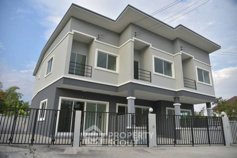 ทาวน์เฮาท์ 2-ห้องนอน ใน สันผักหวาน (ID 1777498)