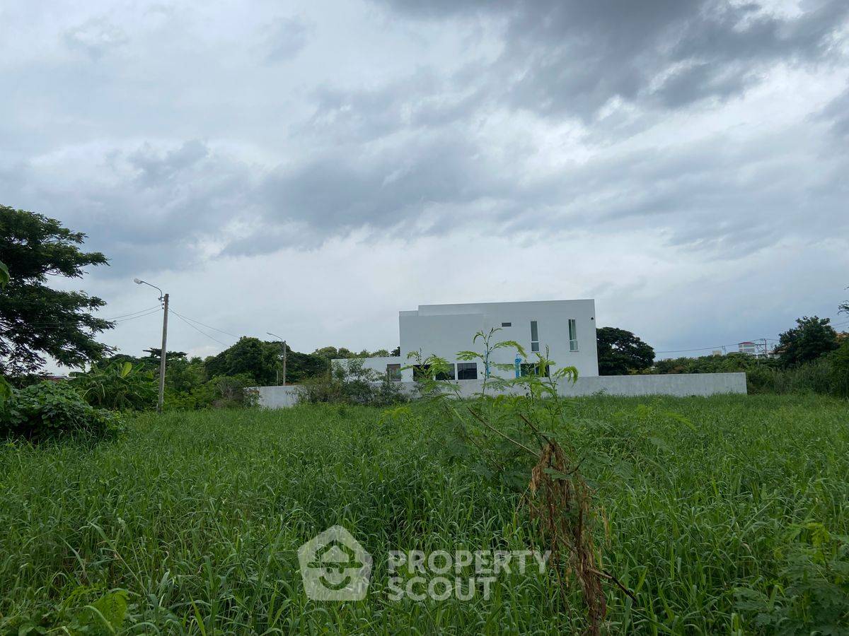 picture 1,456 m² Land for Sale in Nong Khang Phlu (ID 2098541) - 1/5