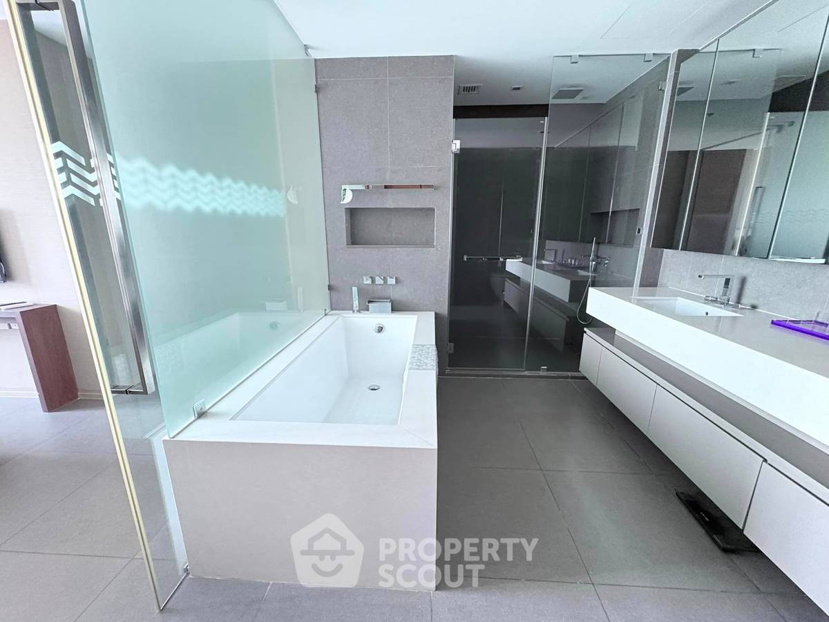 picture 1-BR Condo at The River Condominium near BTS Saphan Taksin (ID 1910245) - 6/10