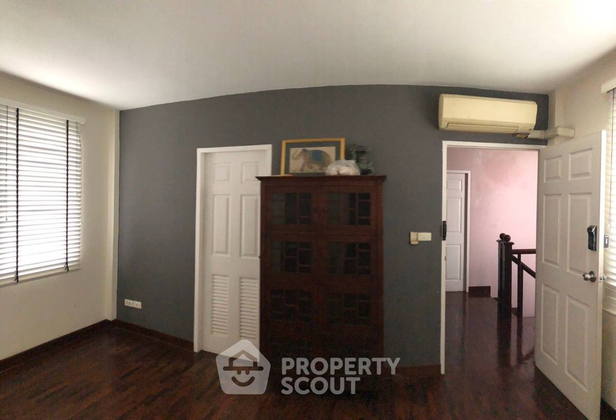 picture 4-BR House near BTS Saphan Khwai (ID 2083325) - 21/33