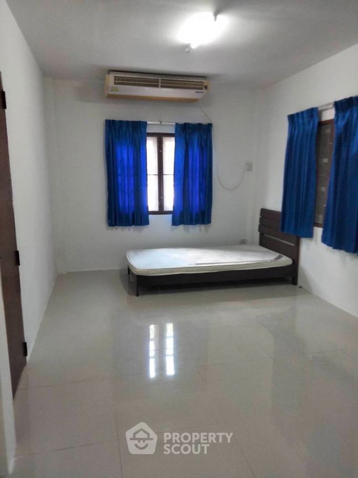 picture 2-BR House in Surasak (ID 1465964) - 8/12