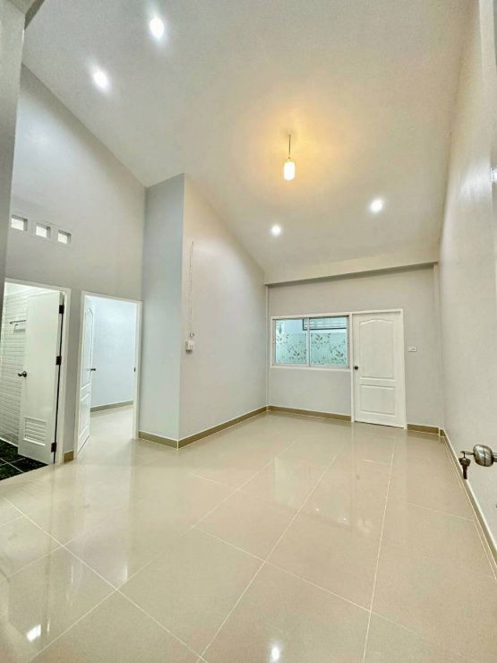 รูป บ้านสวย ถนนเมน ทำเลดี  หลังบ้านโล่ง  หมู่บ้านร่มเงาไม้ บางบัวทอง ถนนวัดลาดปลาดุก - รูปที่ 7/16