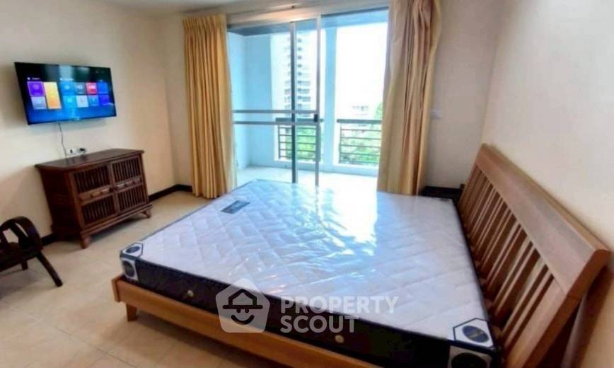 picture 2-BR Condo at Regent Pratumnak Condominium close to Phratamnak (ID 2452366) - 8/11