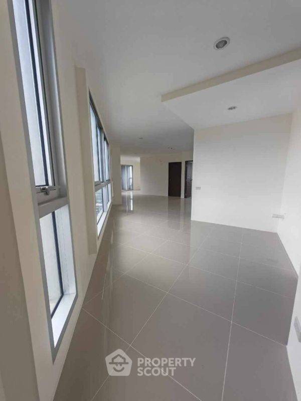 picture 2-BR Condo at Assakarn Place Srinakarin near ARL Hua Mak (ID 2143732) - 3/10