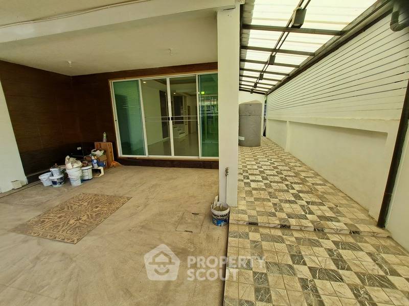 รูป ทาวน์เฮาท์ 3-ห้องนอน ใน นวมินทร์ (ID 1837070) - รูปที่ 3/8