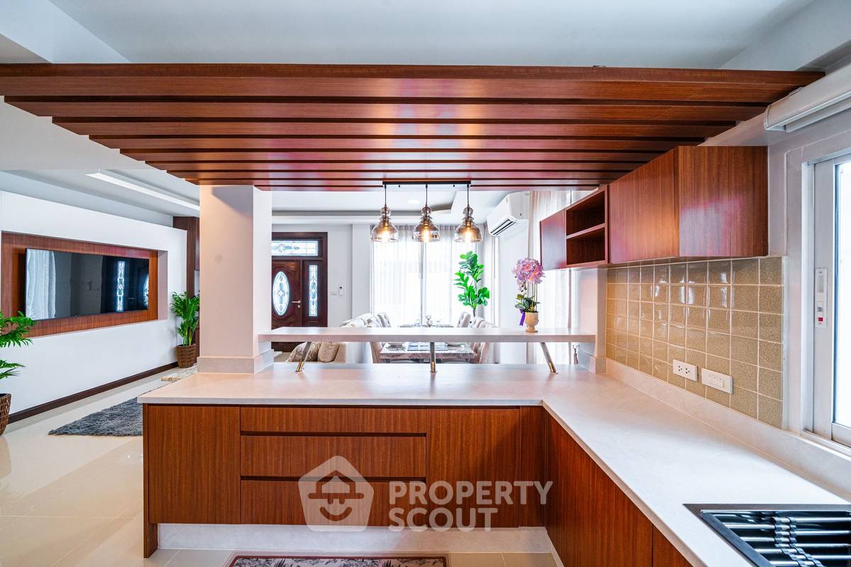 รูป วิลล่า 5-ห้องนอน ใกล้ พัทยาใต้ (ID 2141649) - รูปที่ 10/21