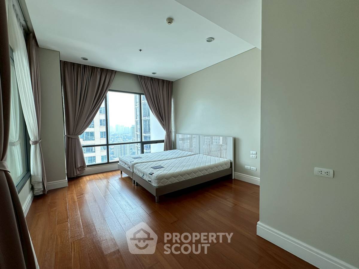 picture 3-BR Condo at Bright Sukhumvit 24 Condominium near BTS Phrom Phong (ID 2454029) - 9/11