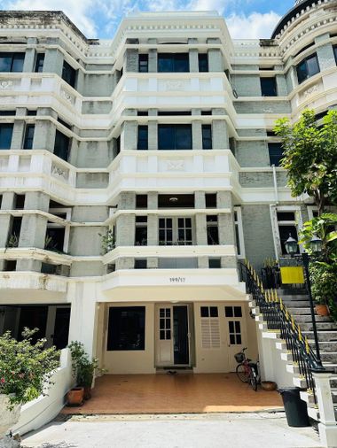 4-bed townhouse for rent, 350 sqm, 33 sq wah, Chicha Castle