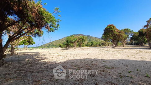 ที่ดินสำหรับปล่อยขาย 800 ตารางเมตร แถว ใน ทับใต้ (ID 1998255)