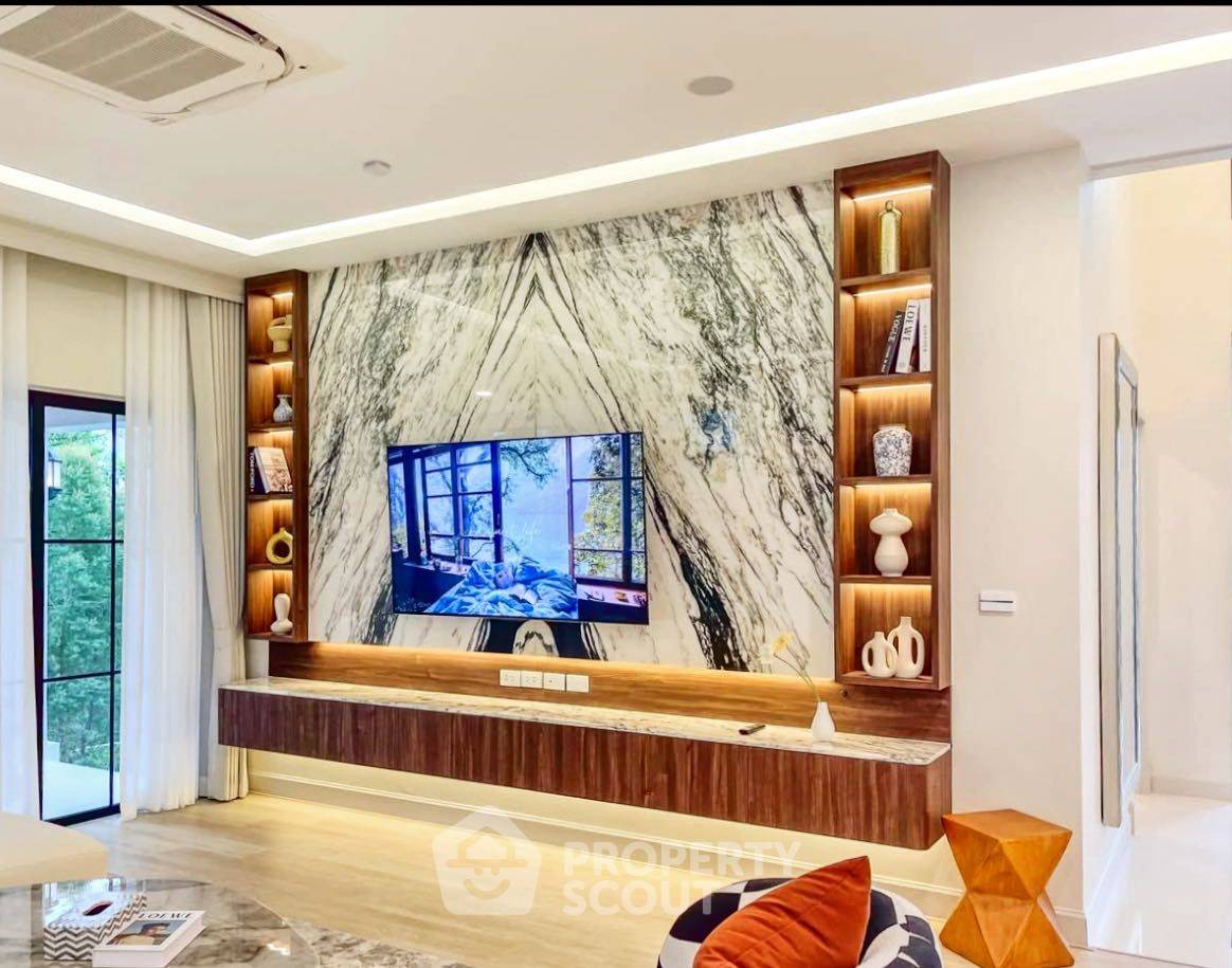 picture 4-BR House at Nantawan Rama 9 - New Krungthep Kreetha in Saphan Sung (ID 2088984) - 11/38