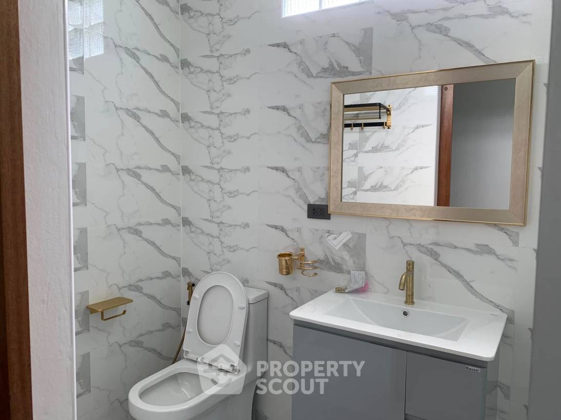 รูป บ้าน 2-ห้องนอน ใน ศรีสุนทร (ID 1960983) - รูปที่ 10/11