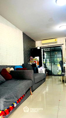 Townhouses for sale Ladkrabang Road Road : 3-BR Townhouse close to Suvarnabhumi Airport (ID 2013628)