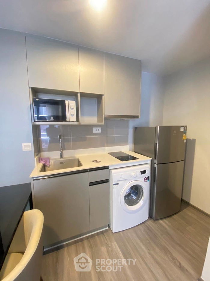 picture 1-BR Condo at Ideo Mobi Sukhumvit 40 near BTS Ekkamai (ID 2452724) - 5/10