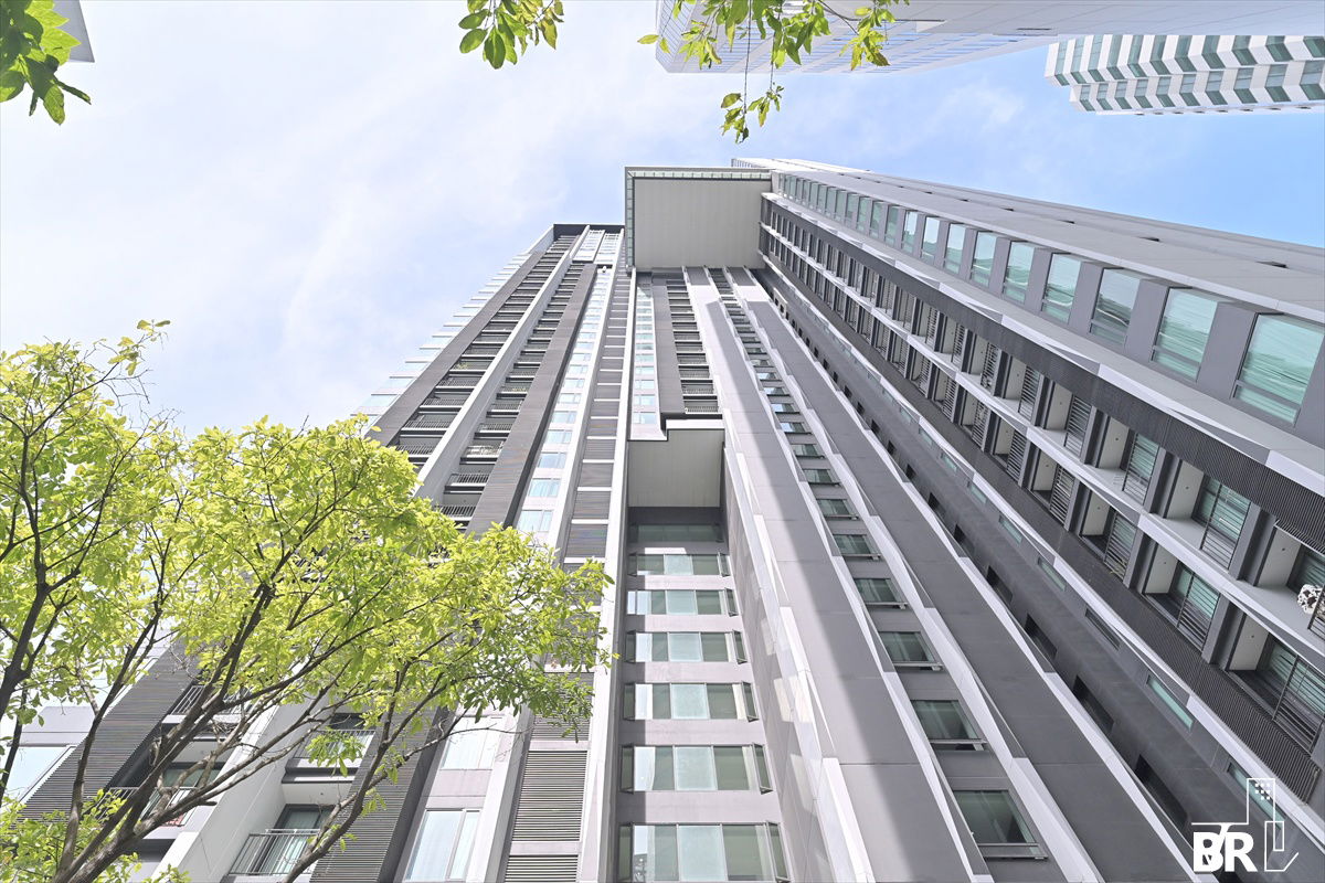 picture The Edge Sukhumvit 23 💎 Rare High-Floor Unit 🏙️ Near BTS Asoke  - 2/7