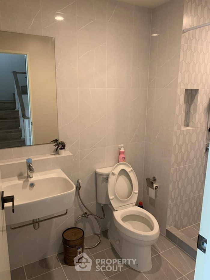 รูป ทาวน์เฮาท์ 3-ห้องนอน ใน ท่าแร้ง (ID 1996232) - รูปที่ 9/18