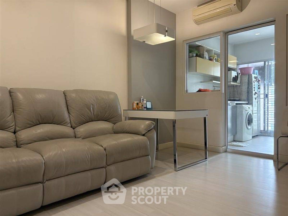 picture 1-BR Condo at The Room Ratchada-Ladprao near MRT Ratchadaphisek (ID 2189378) - 1/5