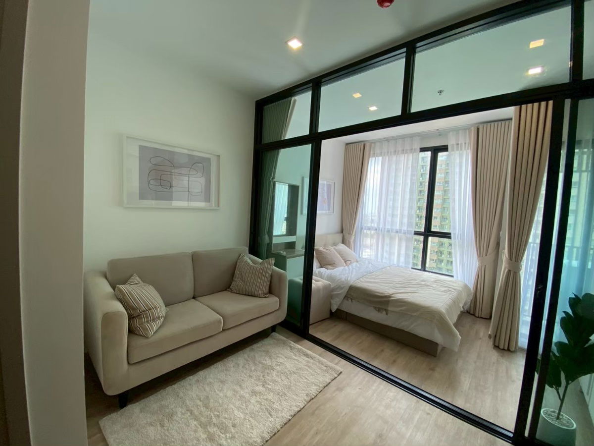 picture Airport Link Huamark condominium rental is convenient for travelling (available in many rooms). Short-term rating. - 5/22