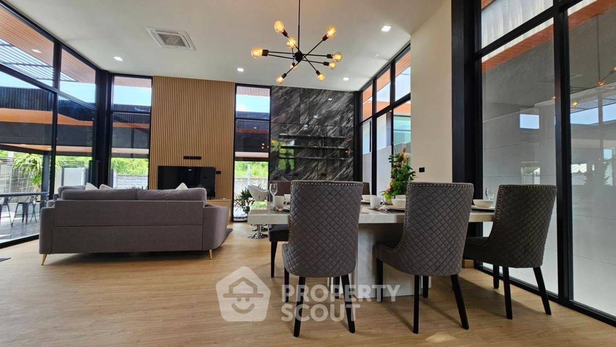 picture 4-BR House close to Central Pattaya (ID 1762205) - 10/21