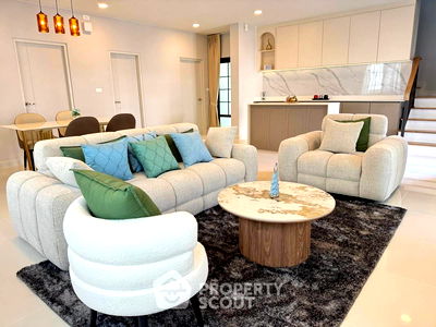 Houses for sale : 3-BR House at Centro Bangna in Bang Kaeo (ID 2457879)