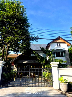 Houses for rent Bangkok : 4-BR House in Nuan Chan (ID 2456436)