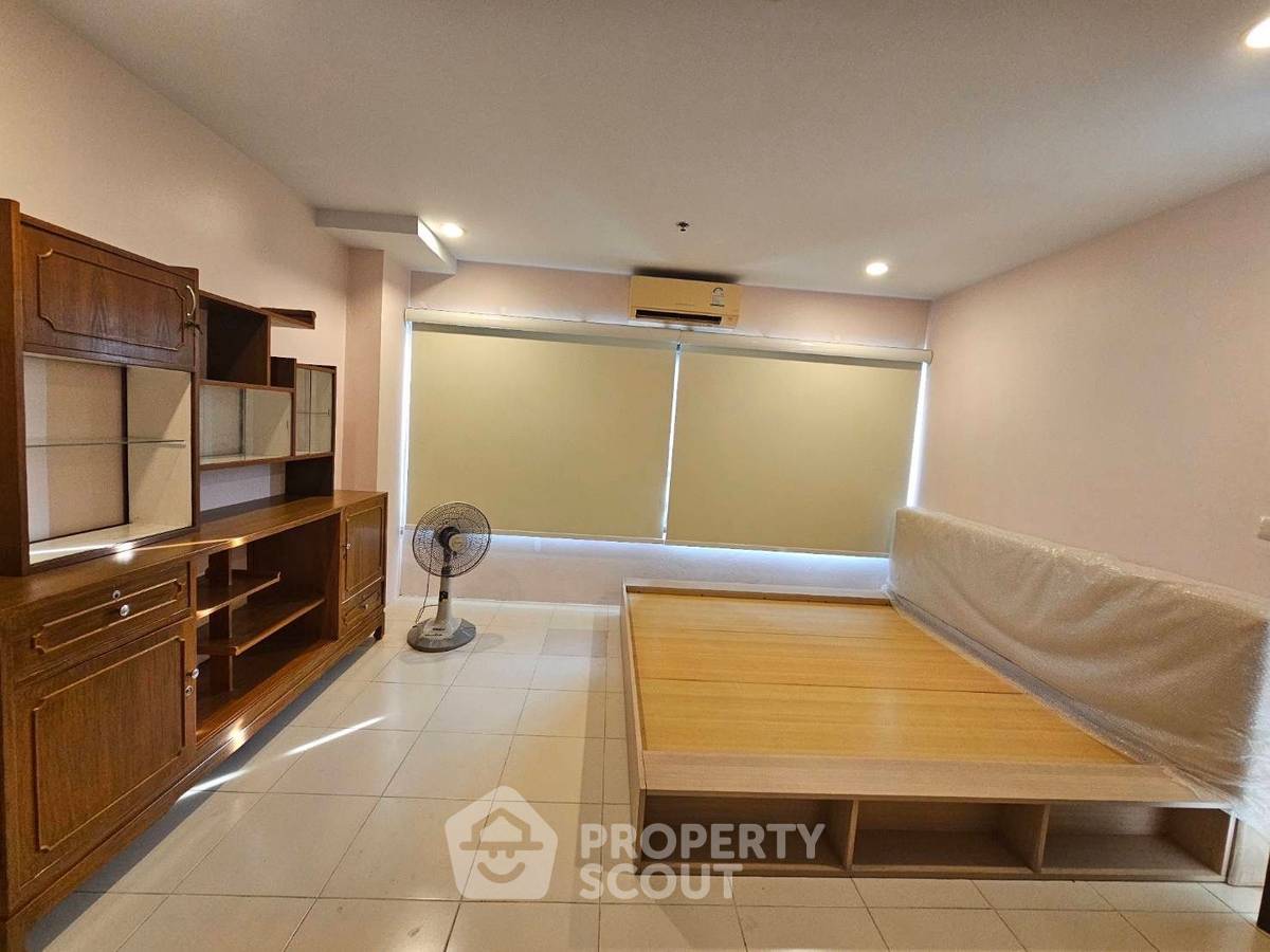 picture 2-BR 95 Sqm Condo At Thew River Place, 19th-Floor Near MRT Sirindhorn (ID 1944073) - 5/11
