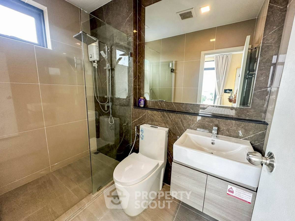 picture 2-BR Condo at The Tree Pattanakarn-Ekkamai near ARL Ramkhamhaeng (ID 2458172) - 8/15