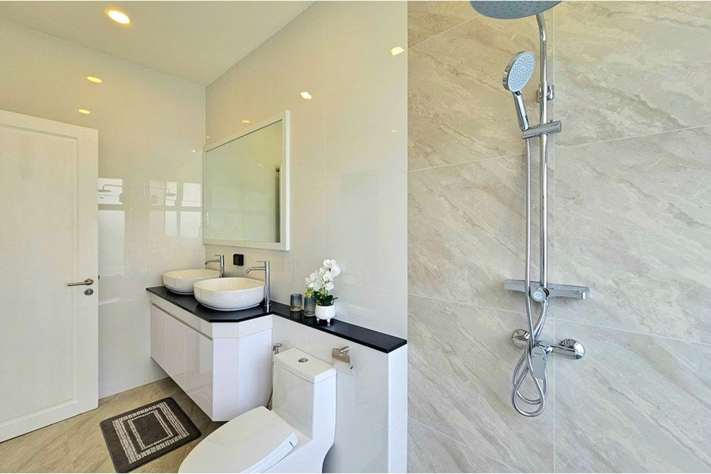 picture [920601001-694] Spacious Modern Villa, 3 Bed 4 Bath in Hua Hin For Sale - 26/37