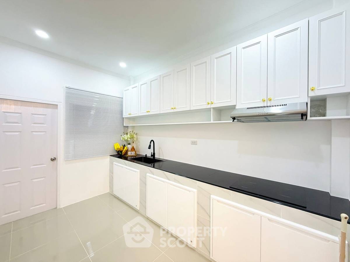picture 3-BR House at T.W. Parkview close to Pattaya (ID 2453847) - 2/28