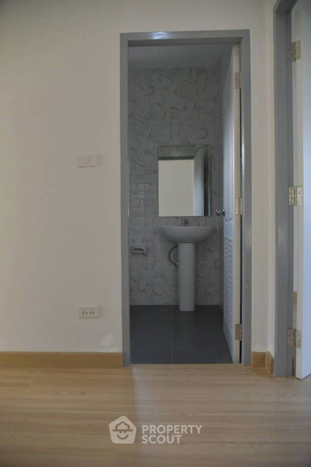 รูป ทาวน์เฮาท์ 2-ห้องนอน ใน สันผักหวาน (ID 1777498) - รูปที่ 6/8