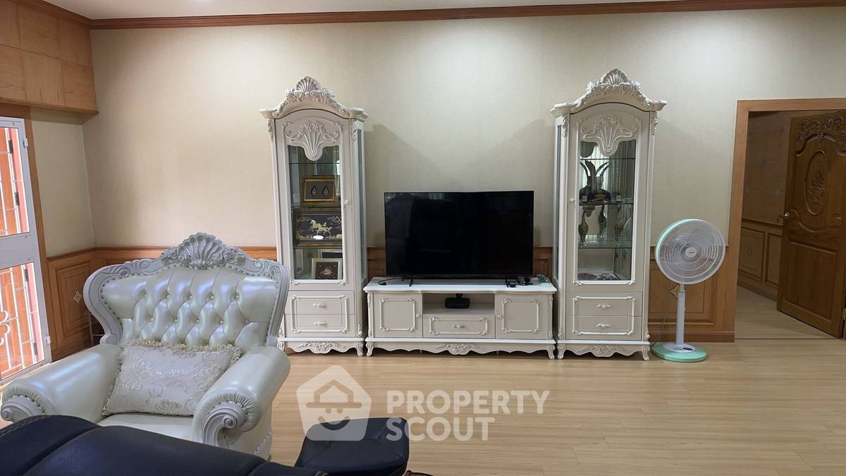 รูป บ้าน 2-ห้องนอน ใกล้ เดอะ เวเนเซีย (ID 2185043) - รูปที่ 2/9