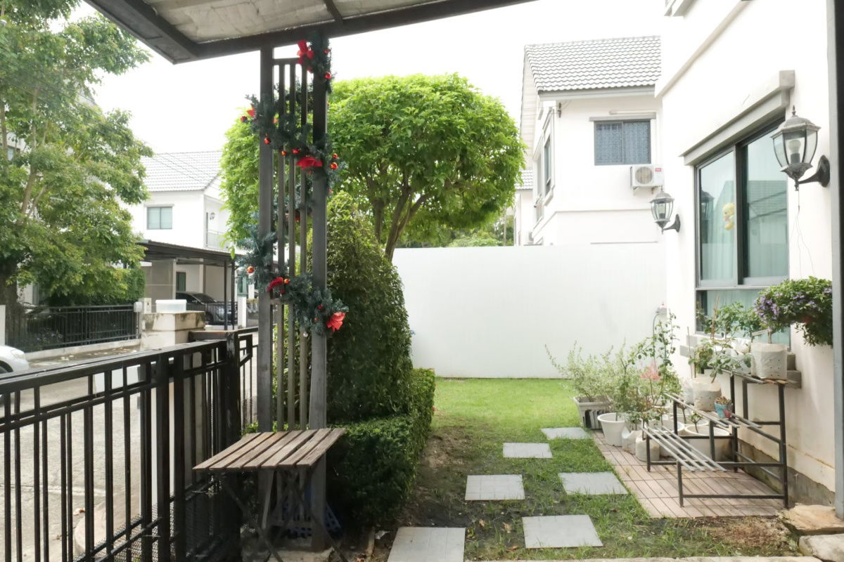 picture Stylishly decorated. Ready to move in. 30% cheaper than brand new empty home. - 3/7