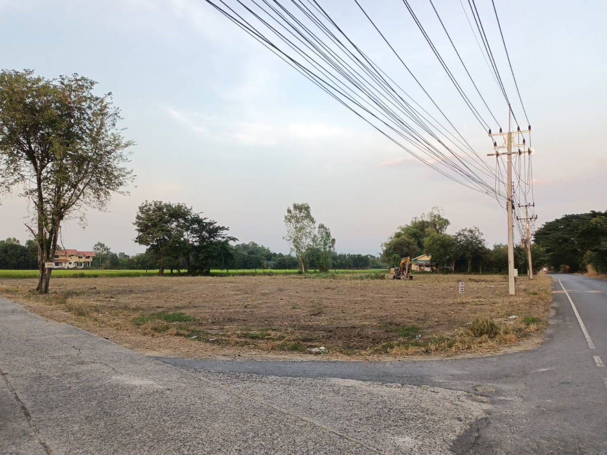 picture Land for sale in Phikun Subdistrict, Ban Na, Nakhon Nayok. There are 3 lots, 1.5 million baht per rai from the municipality2 roads,water frontage, - 8/21