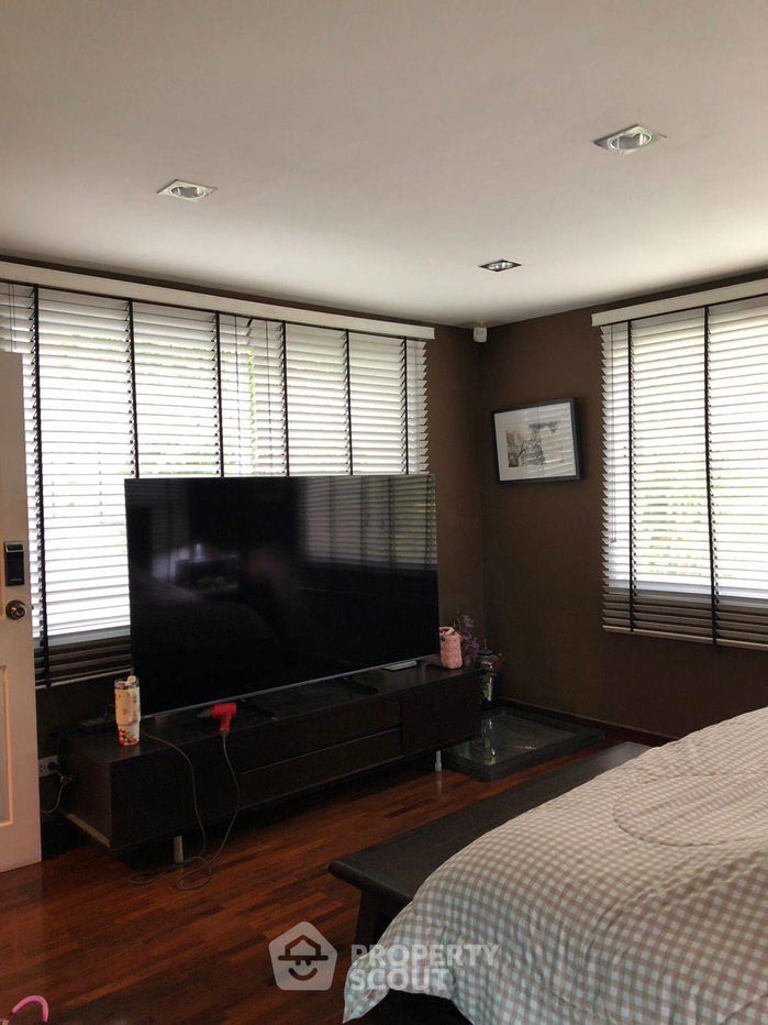 picture 4-BR House near BTS Saphan Khwai (ID 2083325) - 3/33