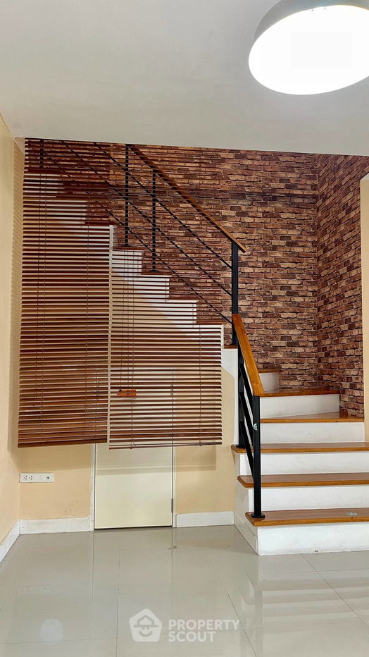 รูป ทาวน์เฮาท์ 3-ห้องนอน ใน สีกัน (ID 2063323) - รูปที่ 7/13