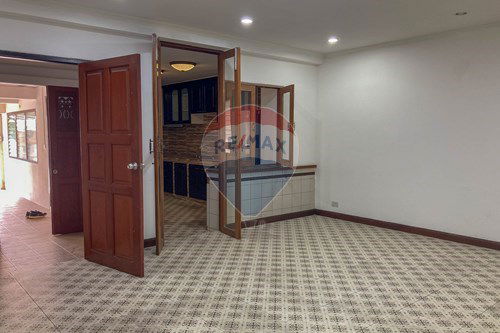 picture [920071049-1180] townhouse for rent thonlgor and ekkamai sukhumvit road - 7/23