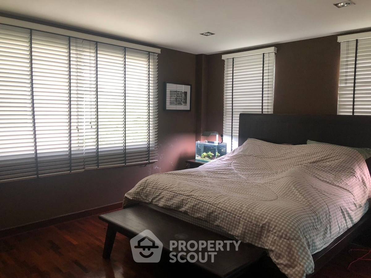 picture 4-BR House near BTS Saphan Khwai (ID 2083325) - 7/33