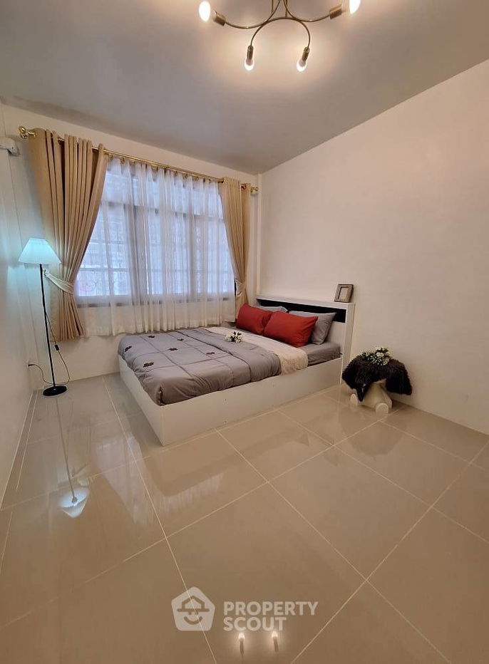 รูป ทาวน์เฮาท์ 2-ห้องนอน ใกล้ พัทยาตะวันออก (ID 2099785) - รูปที่ 10/13