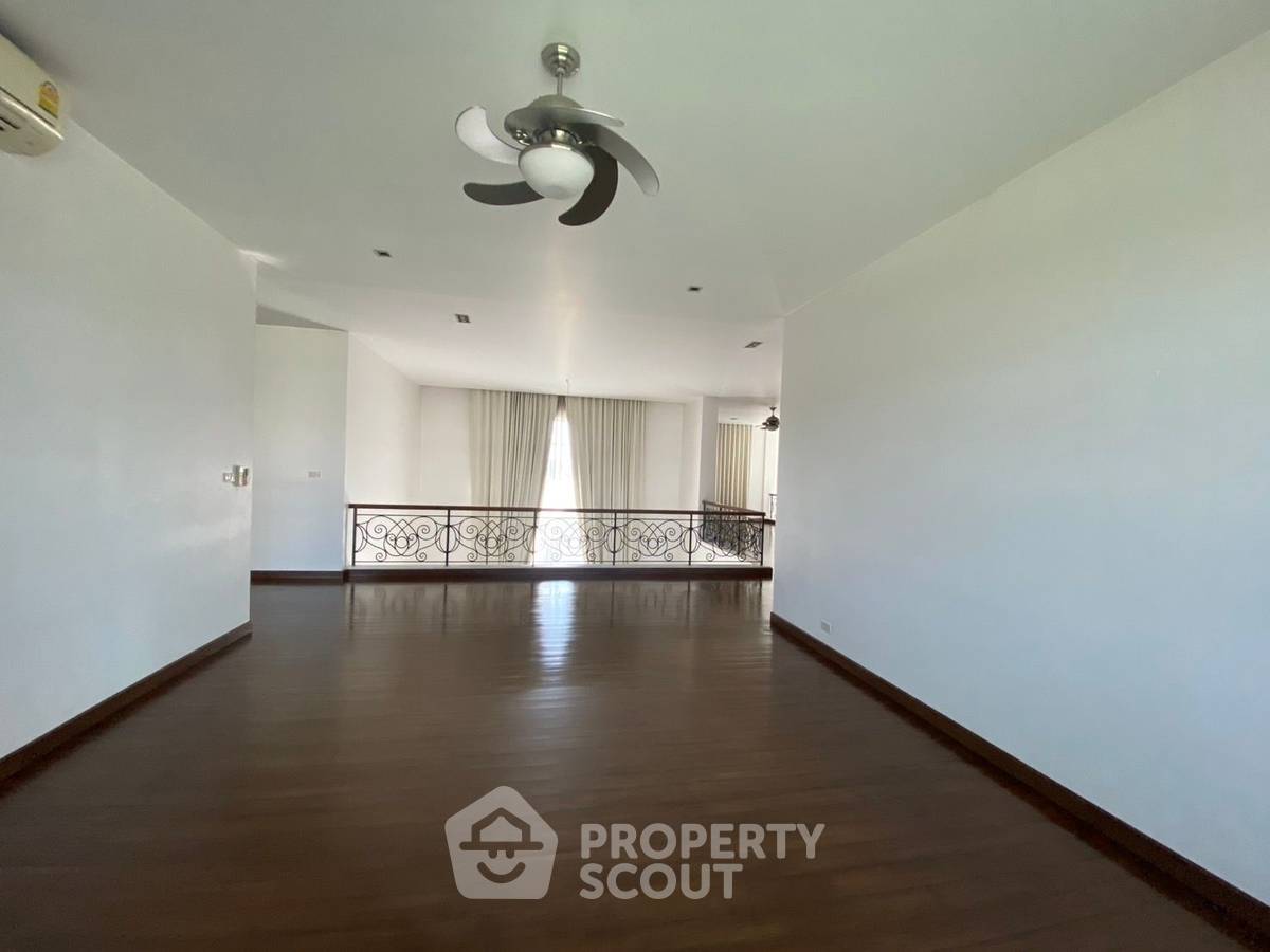 รูป บ้าน 4-ห้องนอน ใน บ้านใหม่ (ID 2005439) - รูปที่ 25/38