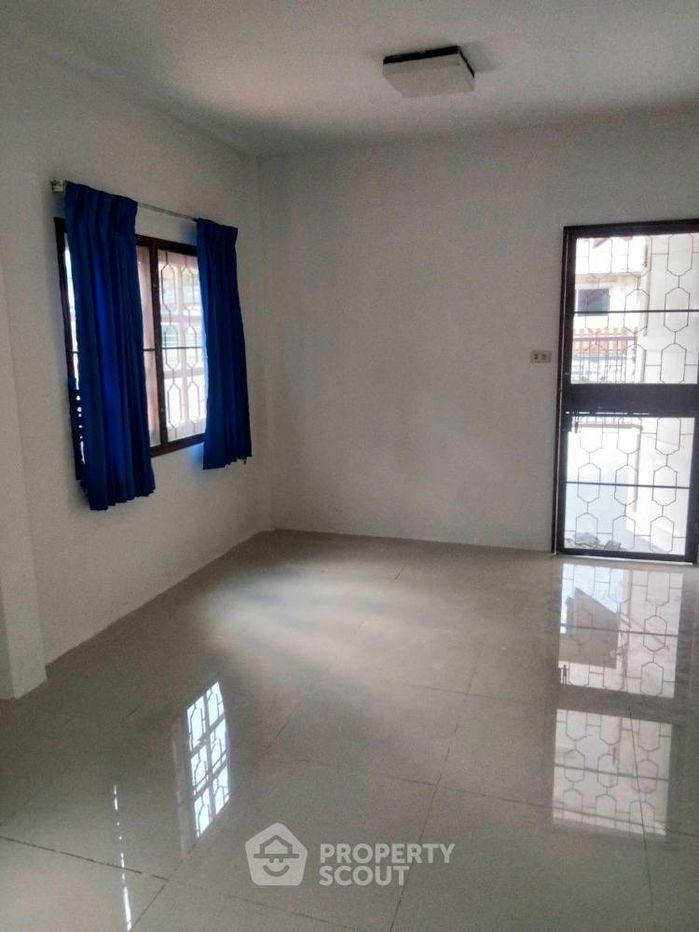 picture 2-BR House in Surasak (ID 1465964) - 11/12