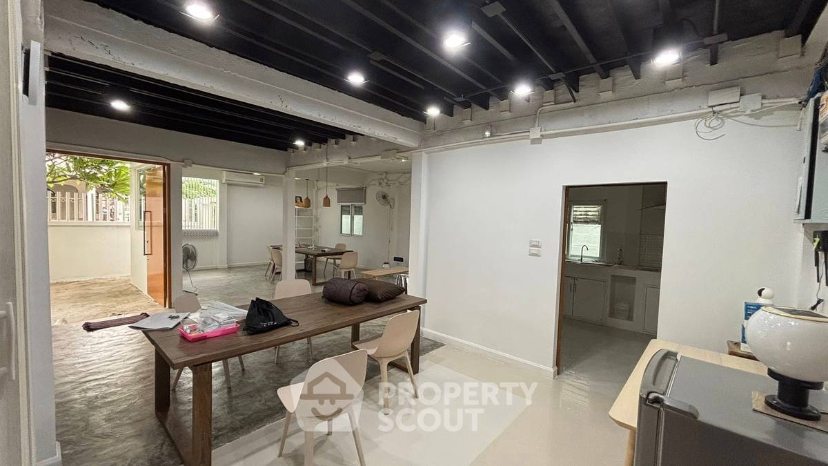 รูป บ้าน 5-ห้องนอน ที่ หมู่บ้านอมรพันธ์ 9 ใน ลาดพร้าว (ID 2126766) - รูปที่ 11/19