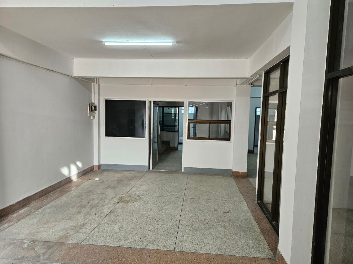 รูป ให้เช่าตึกแถว 5 ชั้น ซอยวัดนักบุญเปโตร ตำบลท่าข้าม อำเภอสามพราน จังหวัดนครปฐม 5 ชั้น 5 ห้องนอน 5 ห้องน้ำ แต่งสวยพร้อมอยู่ ใกล้วัดนักบุญเปโตร - รูปที่ 2/7