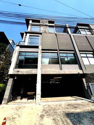 เช่าโฮมออฟฟิศ ม.เอแบค : ให้เช่า Home Office Standalone 4 ชั้น Town in Town ศรีวรา เหม่งจ๋าย พระราม9 เอกมัย