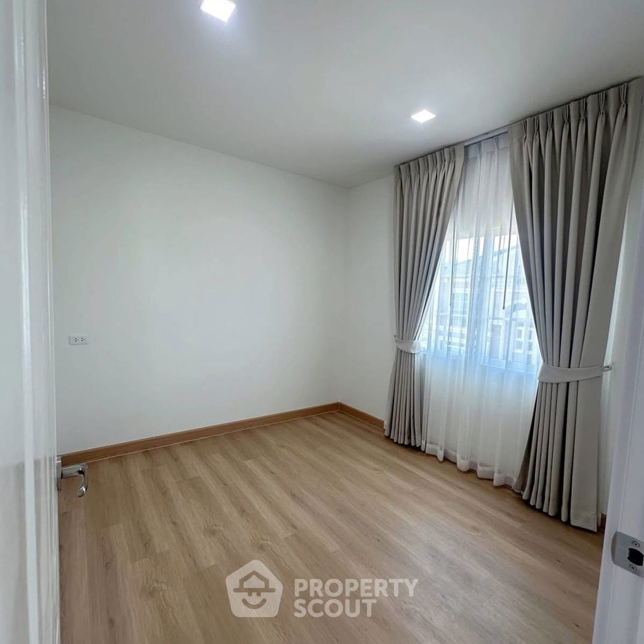 picture 4-BR House at Golden Neo, Sukhumvit LaSalle near BTS Samrong (ID 2458178) - 7/13