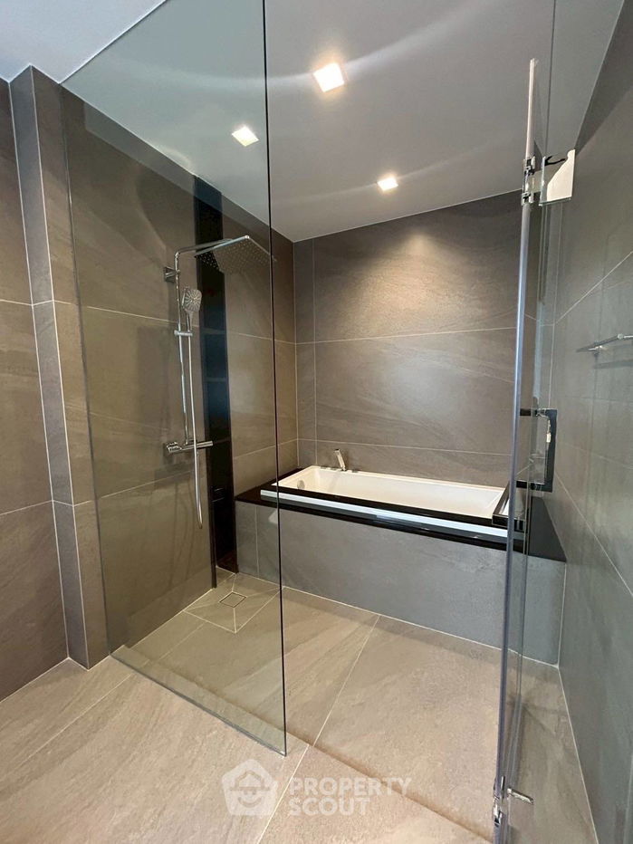 picture 5-BR House at Grand Bangkok Boulevard Rama9-Krungthepkritha close to Krungthep Kreetha (ID 2453488) - 18/19