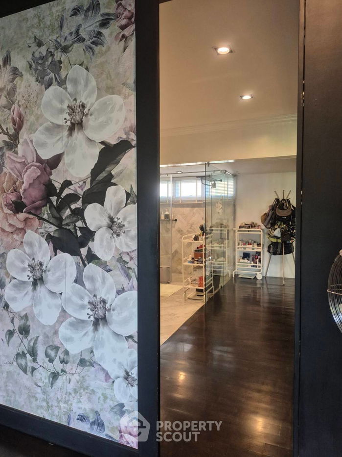 picture 4-BR House in Nuan Chan (ID 2456436) - 3/43